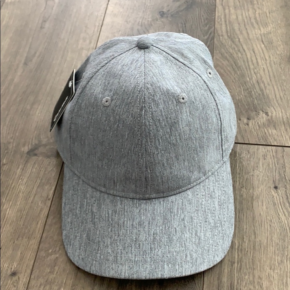 TaylorMade performance custom hat in heather gray